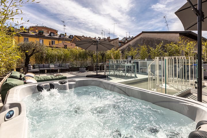 Villa Loft in Milan with Private Terrace & Hot Tub