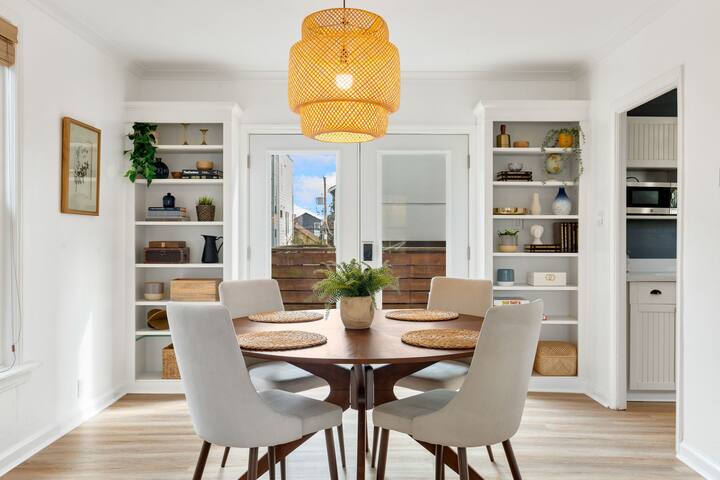 Modern & Warm City Oasis – Fire Pit gallery image 4