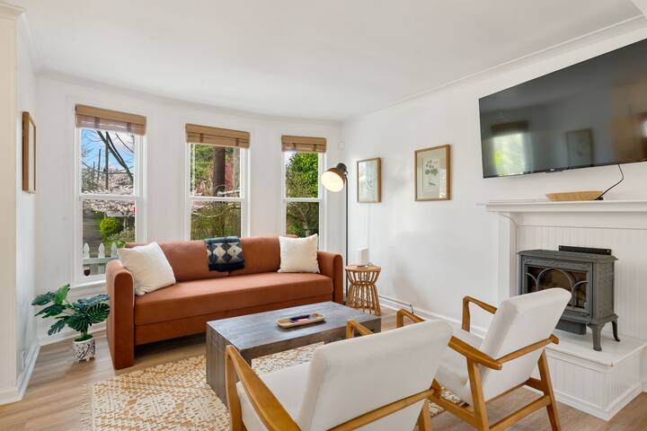 Modern & Warm City Oasis – Fire Pit gallery image 2