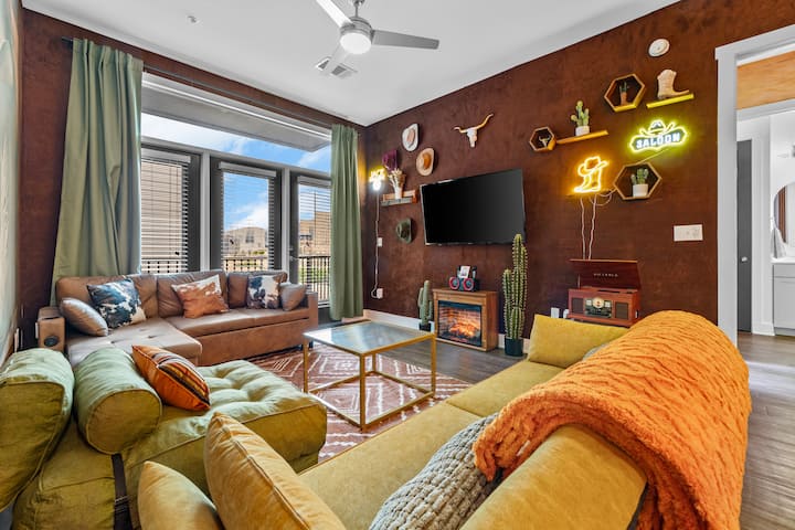 The Rodeo 2br 8 Mins Walk2broadway,pool,free2park - Nashville, TN