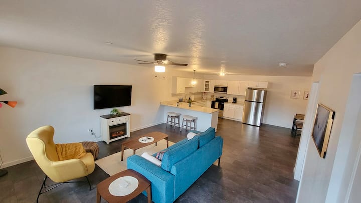 Plano de planta abierto y acogedor.