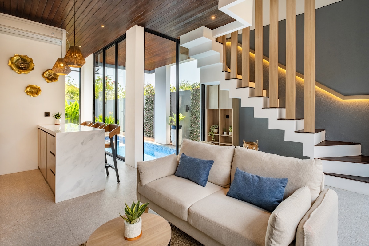 Villa in South Kuta · ★4.73 · 2 bedrooms · 2 beds · 1 private bath，Airbnb 可比房源