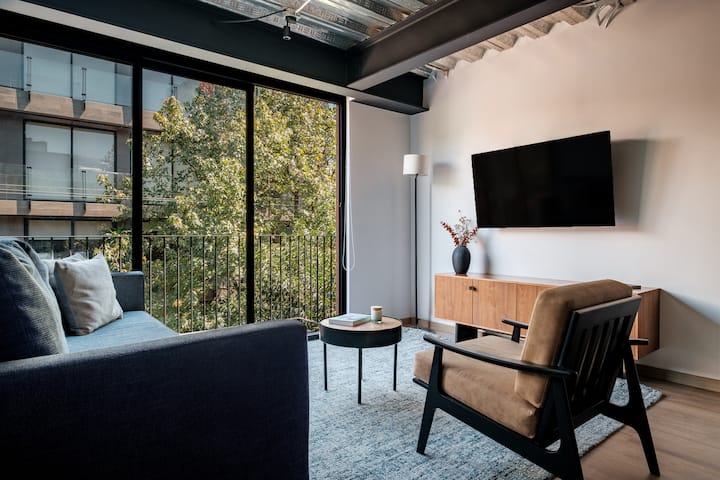 Spacious 2br Apt W/balcony Steps From Reforma Av. - Mexico City
