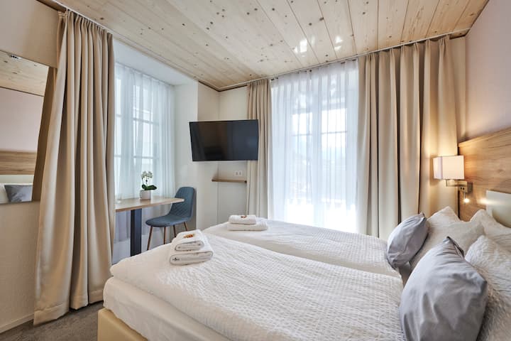 Aparthotel Krone - Room 20 - Interlaken