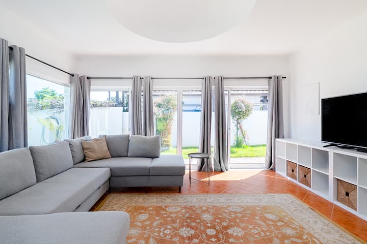 Garden House In Verdizela - Fernão Ferro