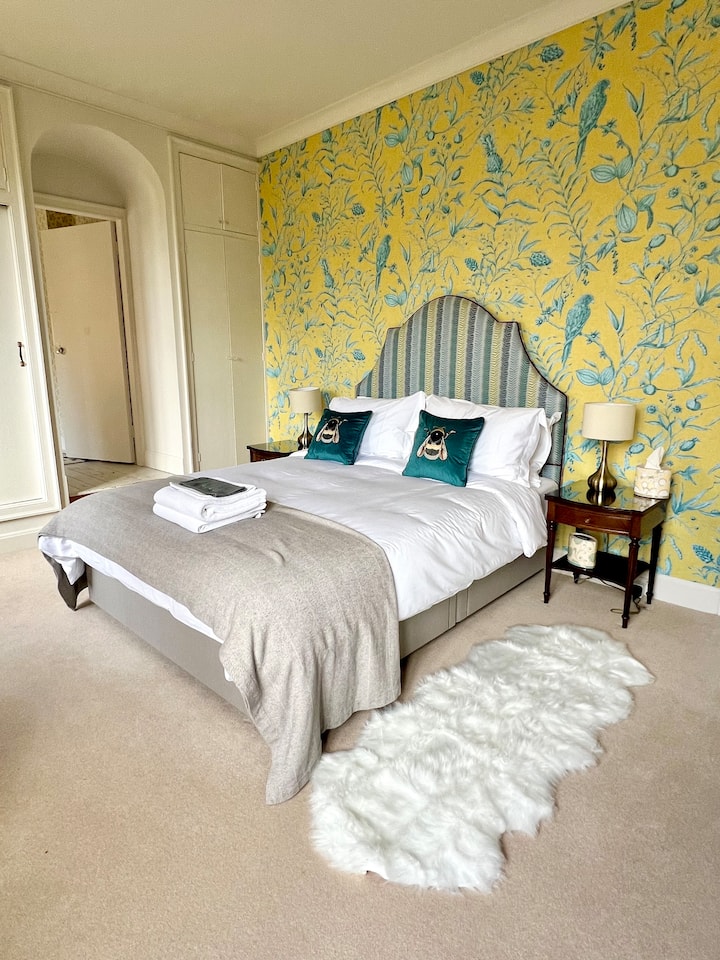 Our bedrooms are thoughtfully designed, featuring luxury linens carefully selected to ensure a restful night’s sleep. Boudica’s Haven is a stunning master suite with a full private bathroom, offering a gorgeous, indulgent retreat. 