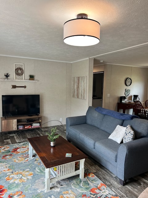 Popular Airbnb listing: Friendly farmy home in Greer