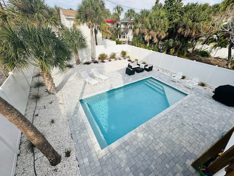 Pass-A-Grille St Pete Beach 3/2 WiFi Parking