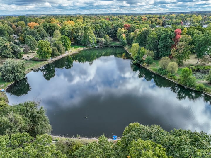 Waterfront Paradise-2 Lake Views in Prime Location