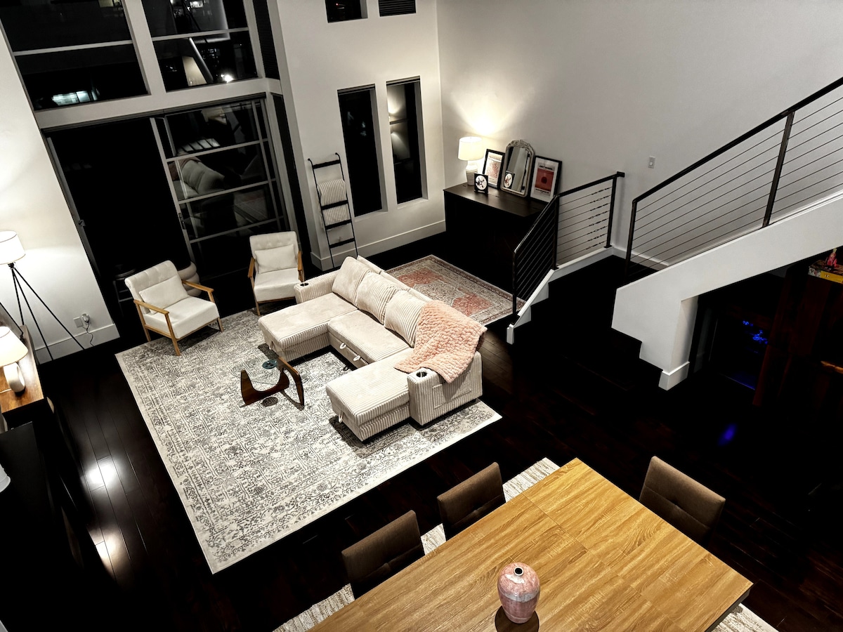 Top Airbnb: Penthouse Loft Modern & Bright 1,150 SQ FT+parking in South Of Market