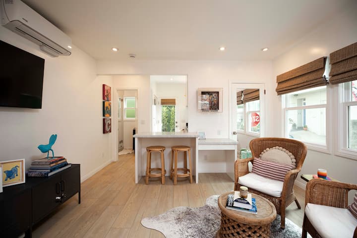 Stylish Beach Studio - Hermosa Beach, CA