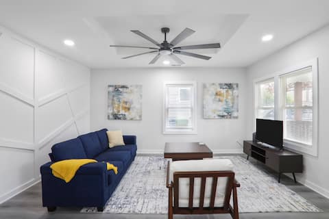 Top performing Airbnb: Stylish 3BR/3BA • Near Downtown in Cascade Avenue/Road