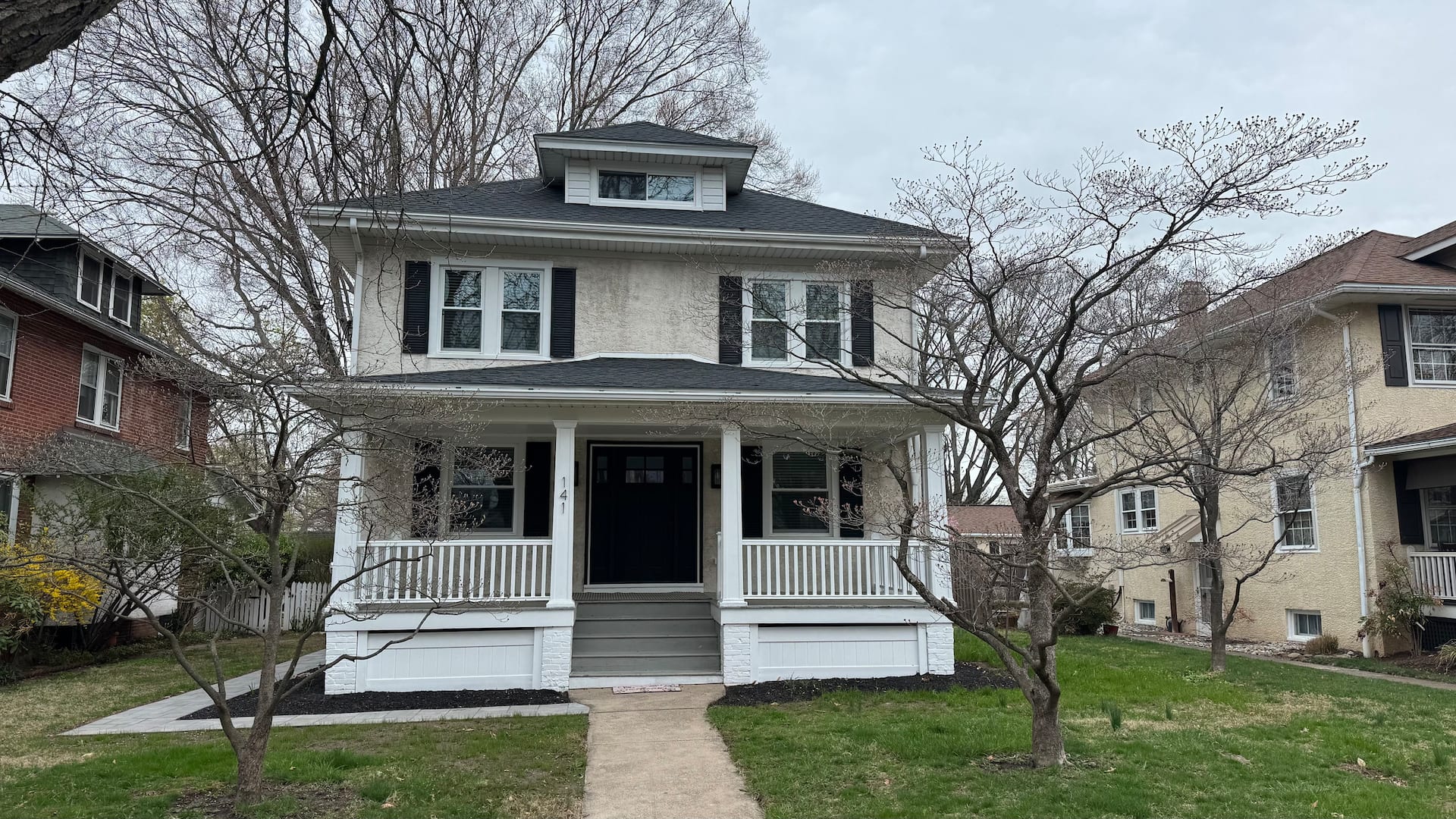 Newley renovated Spacious 4BR, Near town, parking