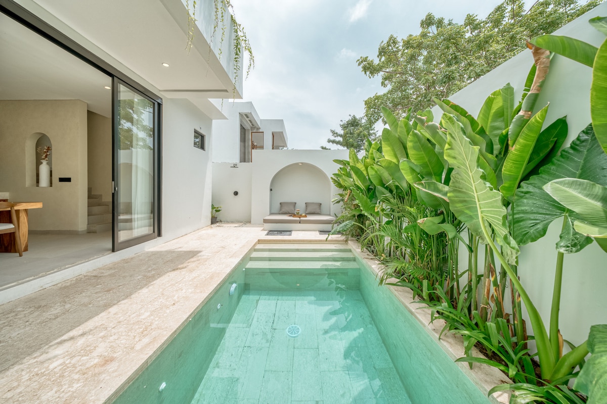 Villa in South Kuta · ★4.34 · 1 bedroom · 1 bed · 1.5 private baths, συγκρίσιμο Airbnb