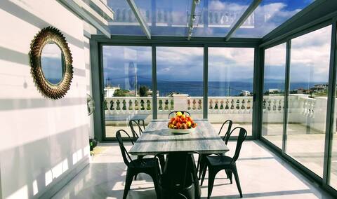 Stunning, Luxury Villa with Pool near Rafina Port