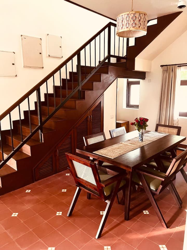 Dining area image 1