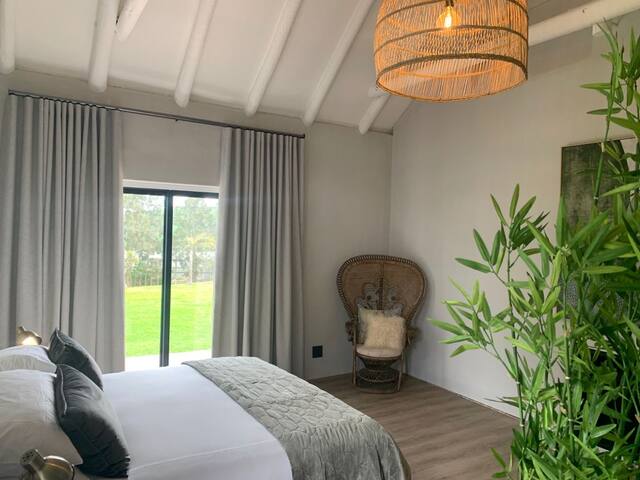 Manor House at Anna Beulah Farm gallery image 3