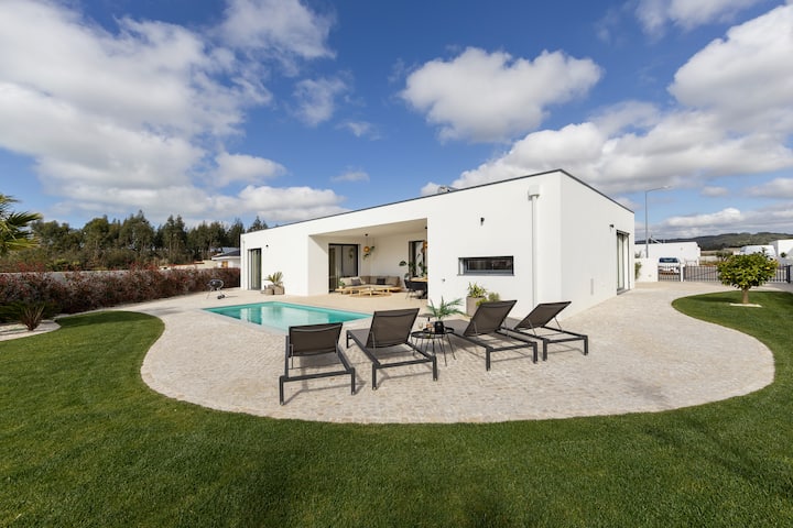 La Pausa - Peaceful Oasis with Private Pool