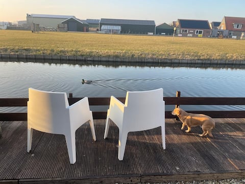 Chalet "Welcome" right on the water