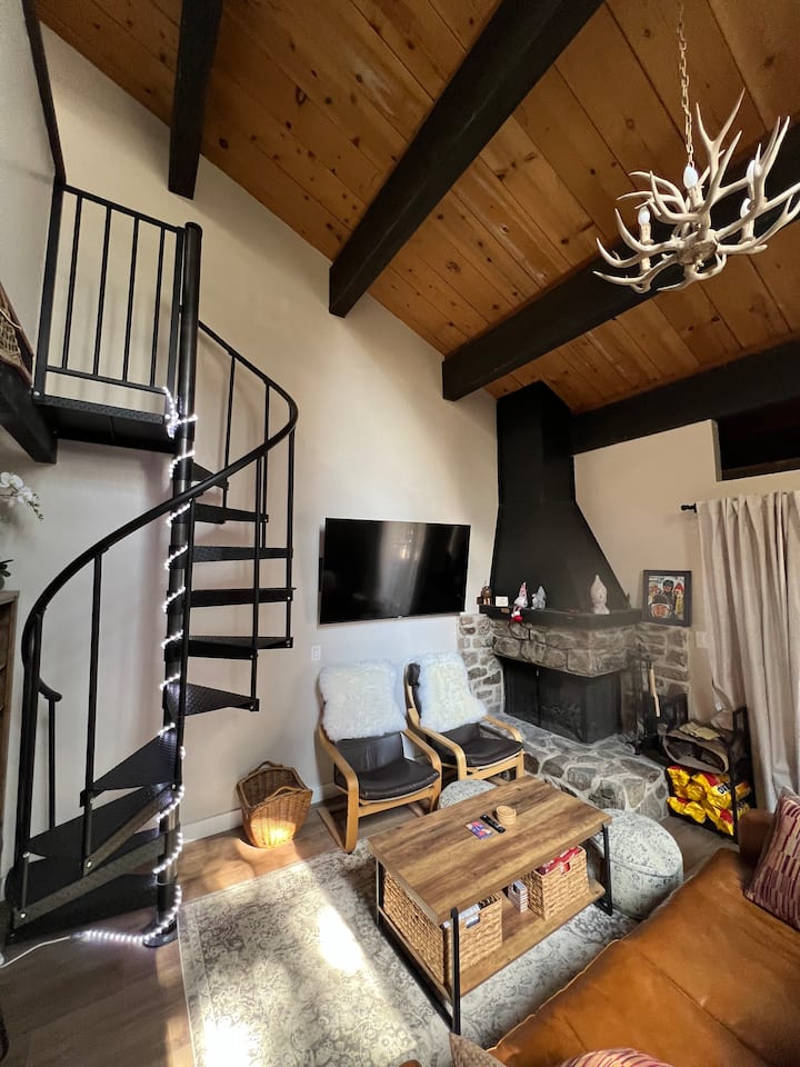Beautiful 3 Bed Plus Loft/2 Bath Condo - Kings Beach, CA