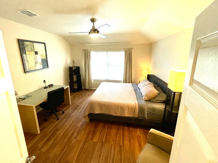Master Bedroom Ensuite!