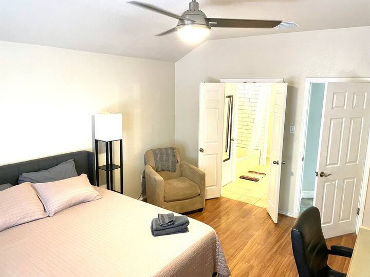 Master Bedroom Ensuite!