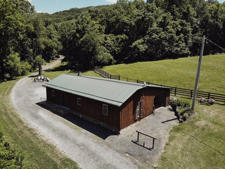 The Blue Ridge Barn Flat Barns for Rent in Troutville, Virginia