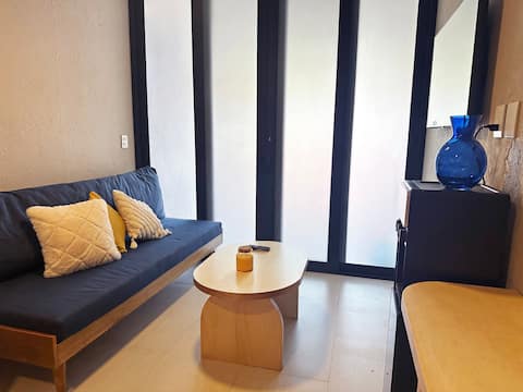 Popular Airbnb listing: Modern central apartment w/ pool, AC, fast WIFI in Crucecita