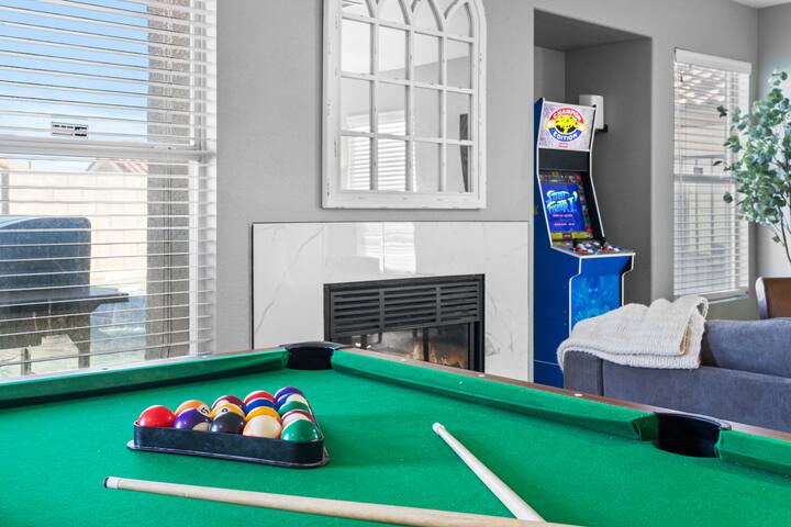 Rare 6BR Gem w/ Pickleball, Pool, & Arcade in NLV gallery image 4