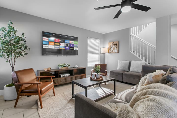 Rare 6BR Gem w/ Pickleball, Pool, & Arcade in NLV gallery image 2