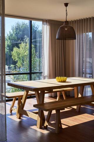 Light-Filled City Escape, Walk to Cafés + Parking gallery image 4