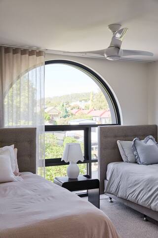 Light-Filled City Escape, Walk to Cafés + Parking gallery image 5