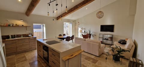 3-bedroom apartment, 90 m2, private parking, terrace, air-conditioning, Wi-Fi