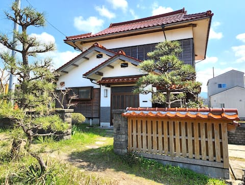 Entire building, Renovated and comfortable, Free parking, Close to the sea, 5-minute walk to the sta