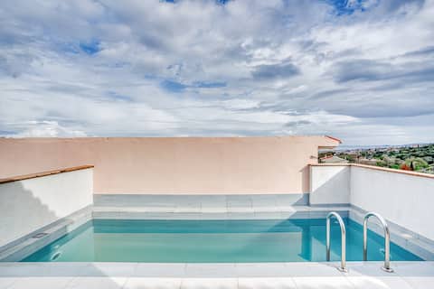 Asprou Villa with roof pool