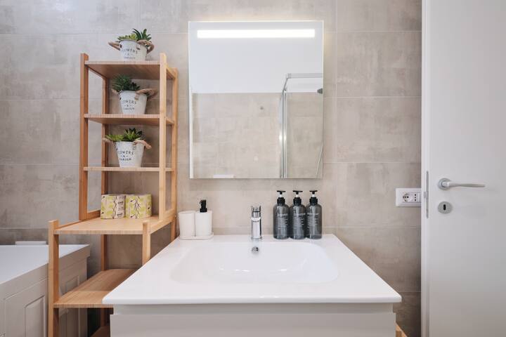 Rome Marconi Strategic Position for City Centre gallery image 5