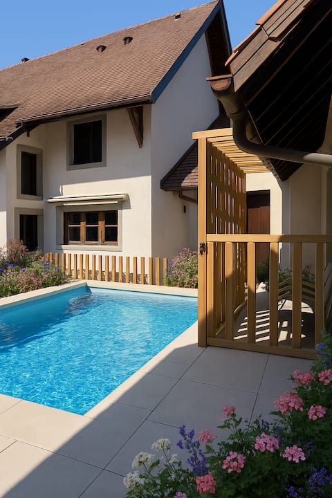 Loges de Chanaz • Swimming pool