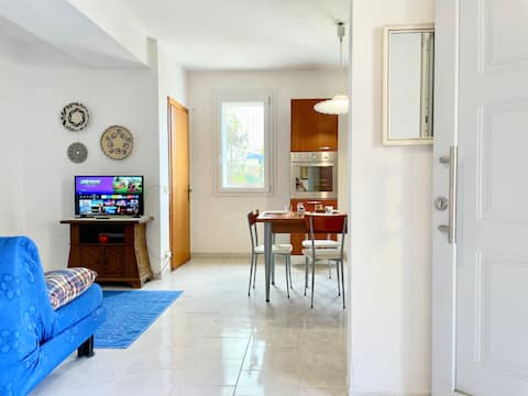 On Entu - 6 seats 100 meters from the sea