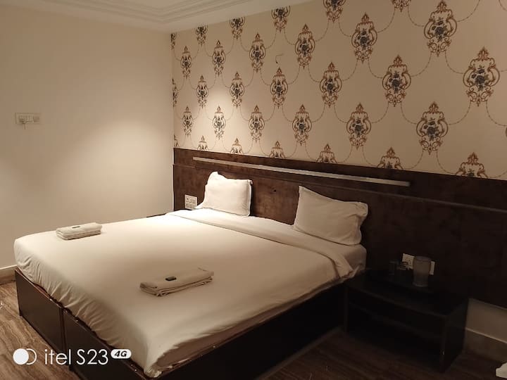 Mm Hotel Shirdi - 100 Mtr Temple - Shirdi