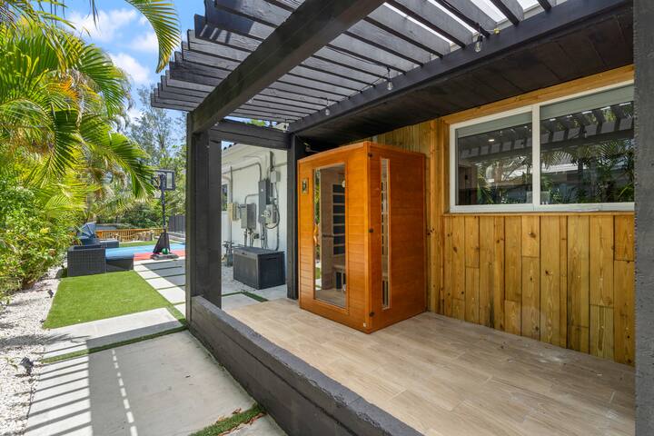 The Lakeview Chalet. Prime Location gallery image 4