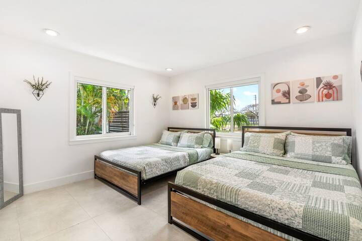 The Lakeview Chalet. Prime Location gallery image 5