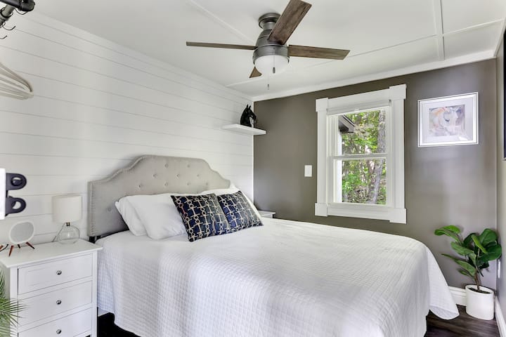 Викендичка В спална соба