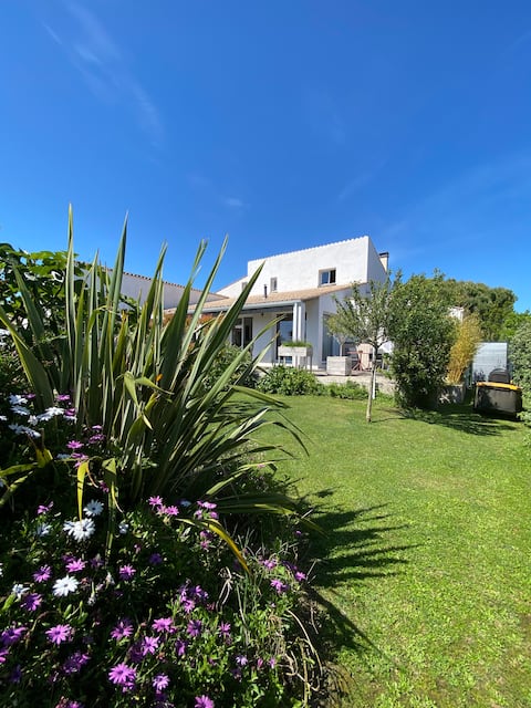 Villa 8 P beach at the end of the garden, shared pool.