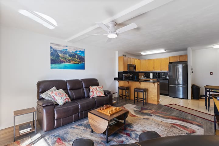 Heart of Waikiki | Kitchen | Free Parking | W/D