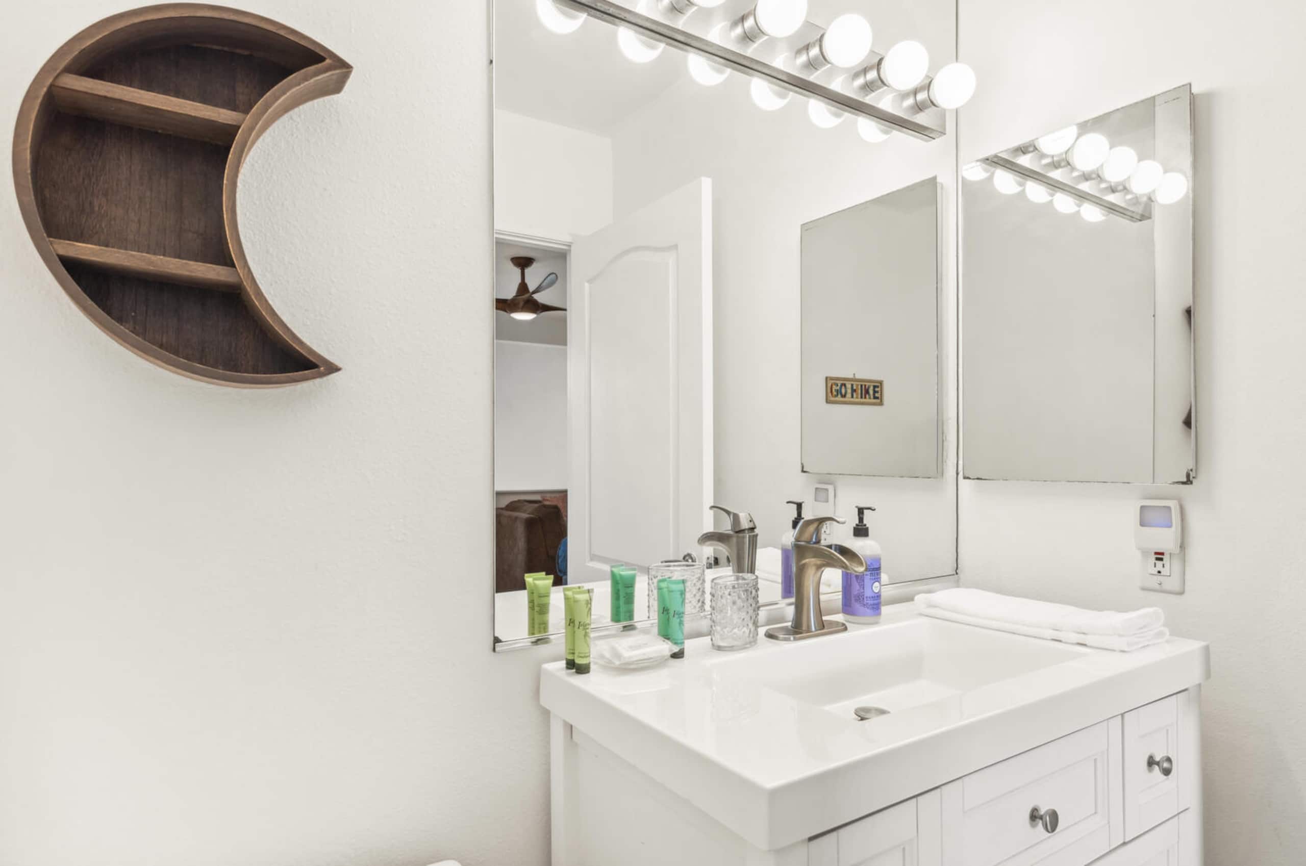 Garden Island Oasis, Regency 424-Full AC & Beach! - Image 22