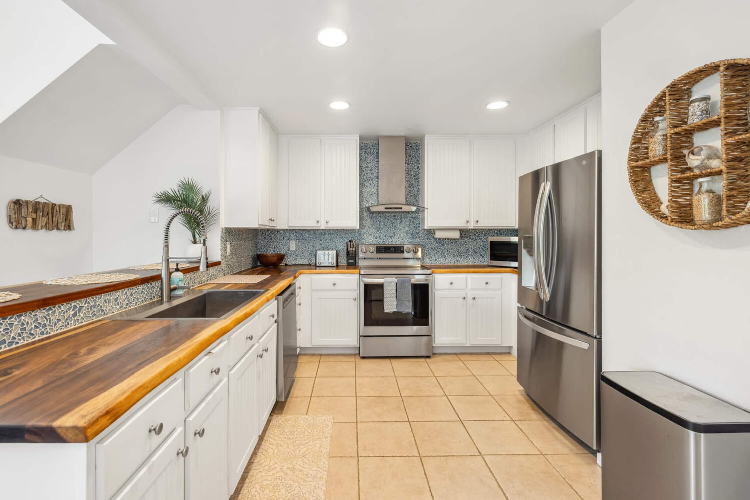 Garden Island Oasis, Regency 424-Full AC & Beach! - Image 6