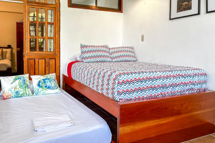 Center Of Manuel Antonio, Walk Everywhere! - Manuel Antonio