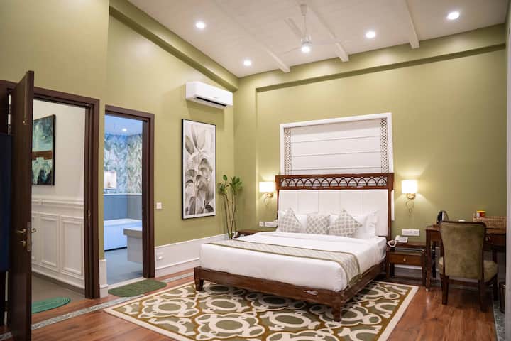 Bedroom 1 image 2
