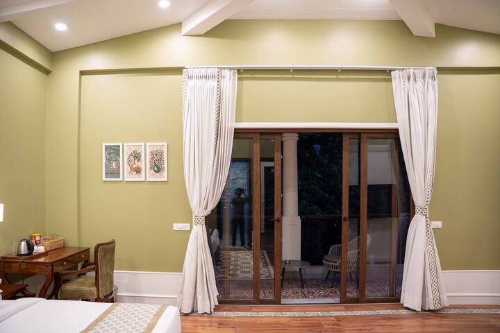 Bedroom 1 image 3