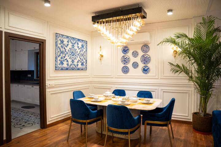 Dining area image 2